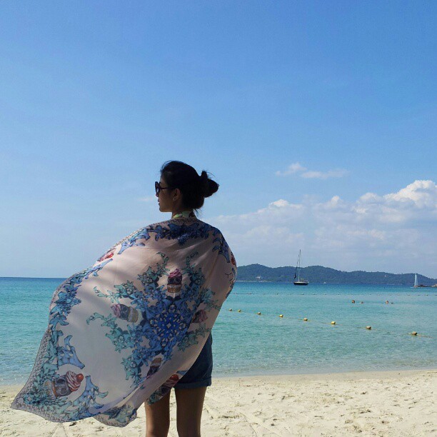 เอมมี่ มรกต เอมมี่ มรกต