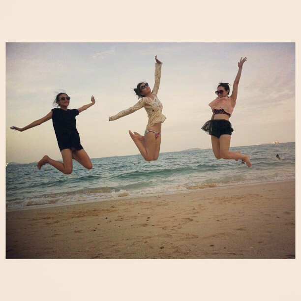 เอมมี่ มรกต เอมมี่ มรกต