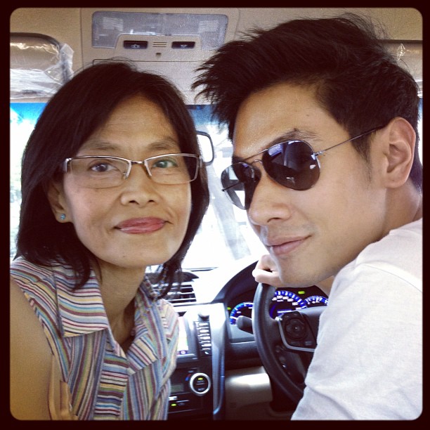 อ๋อม อรรคพันธ์ และคุณแม่