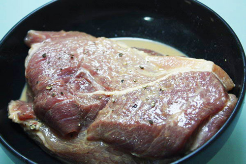 สเต็กหมูซอสเห็ดหอม สเต็กหมูซอสเห็ดหอม