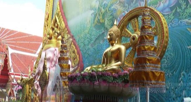 ประเพณีรับบัว ชาวบางพลีร่วมทำบุญคึกคัก แนะเลี่ยงเส้นทาง ประเพณีรับบัว ชาวบางพลีร่วมทำบุญคึกคัก แนะเลี่ยงเส้นทาง
