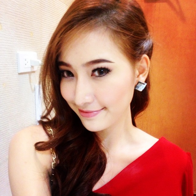 แคร์ ฉัตรฑริกา สิทธิพรม แคร์ ฉัตรฑริกา สิทธิพรม