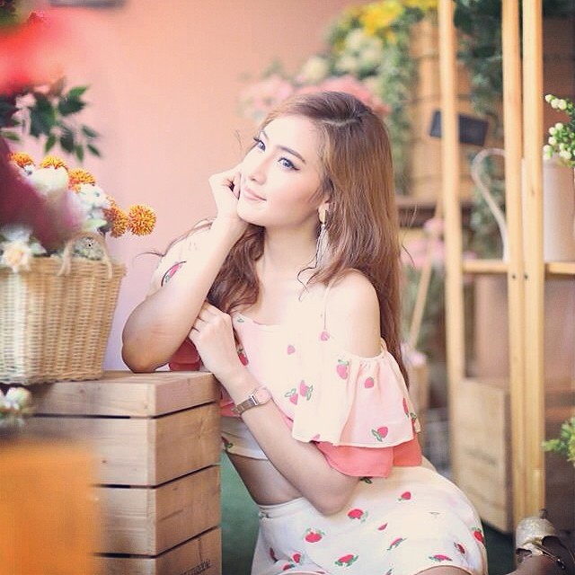 แคร์ ฉัตรฑริกา สิทธิพรม แคร์ ฉัตรฑริกา สิทธิพรม