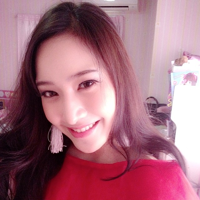 แคร์ ฉัตรฑริกา สิทธิพรม แคร์ ฉัตรฑริกา สิทธิพรม