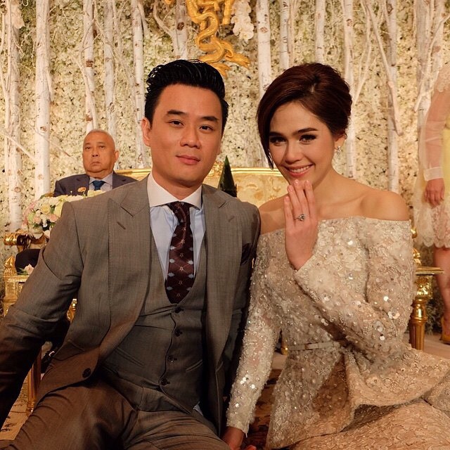 งานแต่งชมพู่ อารยา น็อต วิศรุต กับขบวนขันหมากอลังการดาวล้านดวง ! งานแต่งชมพู่ อารยา น็อต วิศรุต กับขบวนขันหมากอลังการดาวล้านดวง !