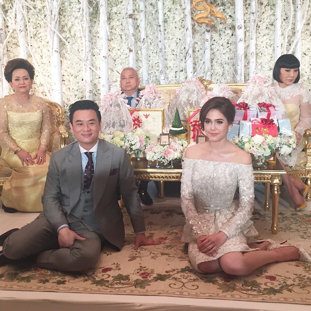 งานแต่งชมพู่ อารยา น็อต วิศรุต กับขบวนขันหมากอลังการดาวล้านดวง ! งานแต่งชมพู่ อารยา น็อต วิศรุต กับขบวนขันหมากอลังการดาวล้านดวง !
