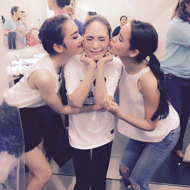 พลอย เฌอมาลย์ โพสต์ข้อความสุดซึ้งถึง เดียร์น่า ฟลีโป พลอย เฌอมาลย์ โพสต์ข้อความสุดซึ้งถึง เดียร์น่า ฟลีโป