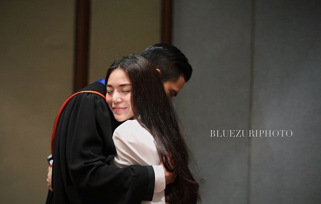 เต้ย พงศกร รับปริญญา ม.กรุงเทพ ปราง วาววา บอม ร่วมยินดี เต้ย พงศกร รับปริญญา ม.กรุงเทพ ปราง วาววา บอม ร่วมยินดี