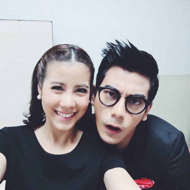 ฌอห์ณ เอสเธอร์ ฌอห์ณ เอสเธอร์