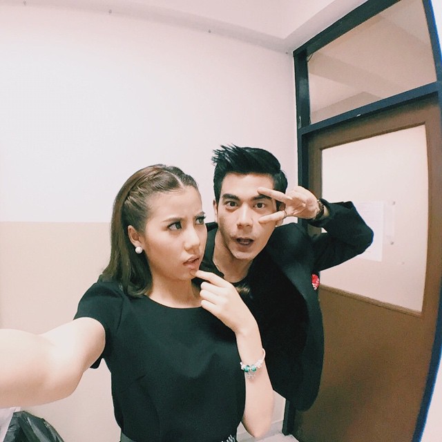 ฌอห์ณ เอสเธอร์ ฌอห์ณ เอสเธอร์