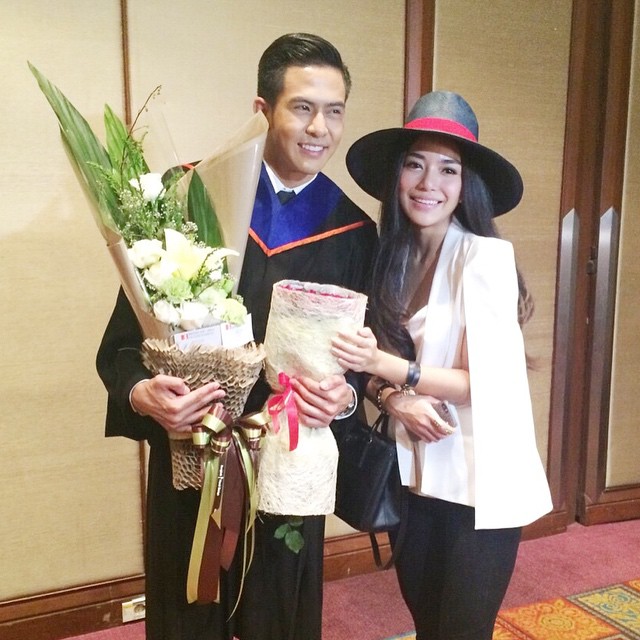 เต้ย พงศกร รับปริญญา ม.กรุงเทพ ปราง วาววา บอม ร่วมยินดี เต้ย พงศกร รับปริญญา ม.กรุงเทพ ปราง วาววา บอม ร่วมยินดี