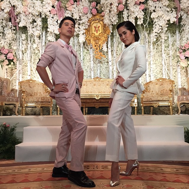 งานแต่งชมพู่ อารยา น็อต วิศรุต กับขบวนขันหมากอลังการดาวล้านดวง ! งานแต่งชมพู่ อารยา น็อต วิศรุต กับขบวนขันหมากอลังการดาวล้านดวง !