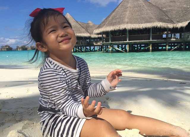 น้องเวลา ลูกสาวคุณแม่ พลอย จินดาโชติ ยิ่งโตยิ่งน่ารัก น้องเวลา ลูกสาวคุณแม่ พลอย จินดาโชติ ยิ่งโตยิ่งน่ารัก