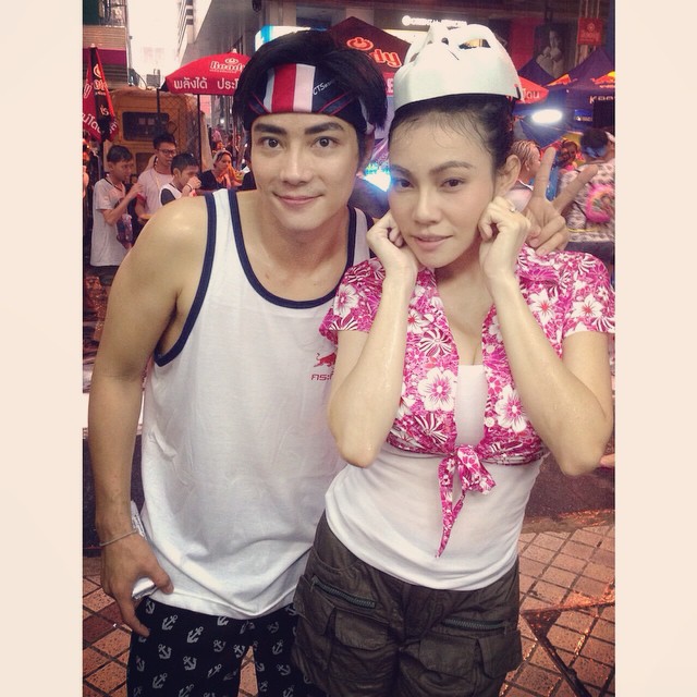 รวมภาพดารา แฮปปี้ดี๊ด๊าเล่นน้ำวันสงกรานต์ สาดน้ำกันสนุกเว่อร์ รวมภาพดารา แฮปปี้ดี๊ด๊าเล่นน้ำวันสงกรานต์ สาดน้ำกันสนุกเว่อร์