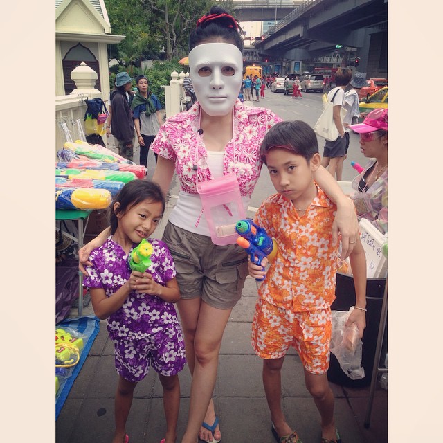 รวมภาพดารา แฮปปี้ดี๊ด๊าเล่นน้ำวันสงกรานต์ สาดน้ำกันสนุกเว่อร์ รวมภาพดารา แฮปปี้ดี๊ด๊าเล่นน้ำวันสงกรานต์ สาดน้ำกันสนุกเว่อร์