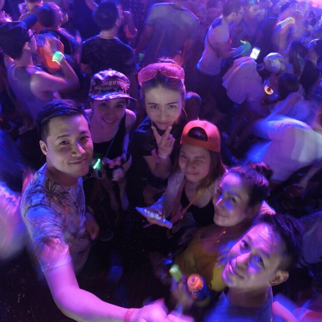 รวมภาพดารา แฮปปี้ดี๊ด๊าเล่นน้ำวันสงกรานต์ สาดน้ำกันสนุกเว่อร์ รวมภาพดารา แฮปปี้ดี๊ด๊าเล่นน้ำวันสงกรานต์ สาดน้ำกันสนุกเว่อร์