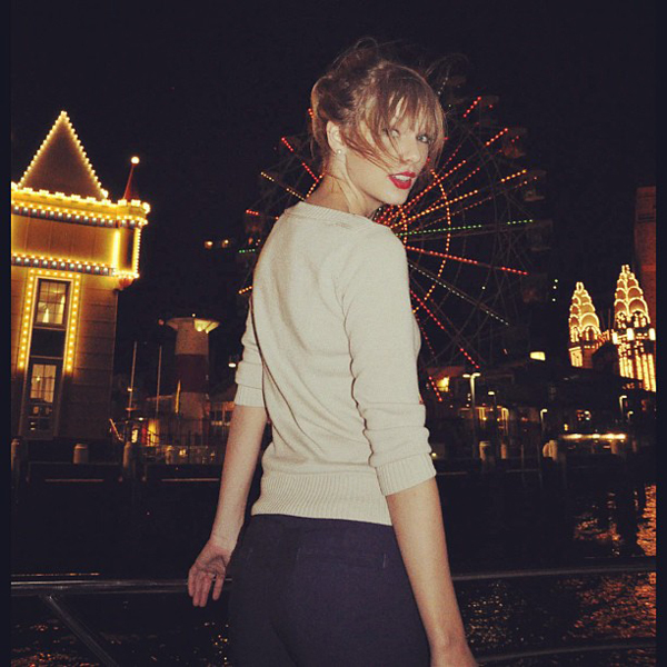 เทย์เลอร์ สวิฟต์ Taylor Swift เทย์เลอร์ สวิฟต์ Taylor Swift