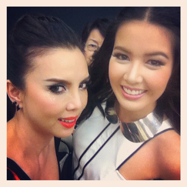 เจด้า และน้อง ๆ ในคอนเสิร์ตครบรอบ 20 ปี เจ เจตริน วรรธนะสิน เจด้า และน้อง ๆ ในคอนเสิร์ตครบรอบ 20 ปี เจ เจตริน วรรธนะสิน