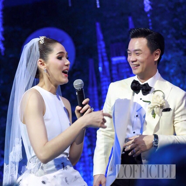 ชุดแต่งงานชมพู่ คืนฉลองวิวาห์ รวม 3 ชุด ราคาเหยียบ 10 ล้าน ชุดแต่งงานชมพู่ คืนฉลองวิวาห์ รวม 3 ชุด ราคาเหยียบ 10 ล้าน