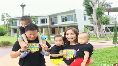 พลอย ชิดจันทร์ พา น้องชิโน่-ชิลลี่-ชีตาร์ บุก 3 แซบ น่ารักจัง พลอย ชิดจันทร์ พา น้องชิโน่-ชิลลี่-ชีตาร์ บุก 3 แซบ น่ารักจังพลอย ชิดจันทร์ พา น้องชิโน่-ชิลลี่-ชีตาร์ บุก 3 แซบ น่ารักจัง