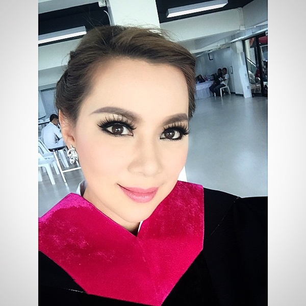 บุ๋ม ปนัดดา รับปริญญา ม.รังสิต เป็นดอกเตอร์แล้วจ้า บุ๋ม ปนัดดา รับปริญญา ม.รังสิต เป็นดอกเตอร์แล้วจ้า