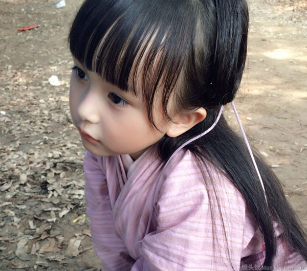 หลิวฉู่เถียน วัย 5 ขวบ อวดเสน่ห์แสนน่ารักในชุดจีนโบราณ หลิวฉู่เถียน วัย 5 ขวบ อวดเสน่ห์แสนน่ารักในชุดจีนโบราณ