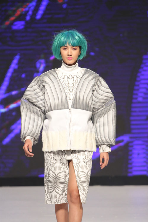 น้องเบนซ์ วิลาสินี อายุ 15 ปี คว้าไทยซูเปอร์โมเดล 2014 น้องเบนซ์ วิลาสินี อายุ 15 ปี คว้าไทยซูเปอร์โมเดล 2014