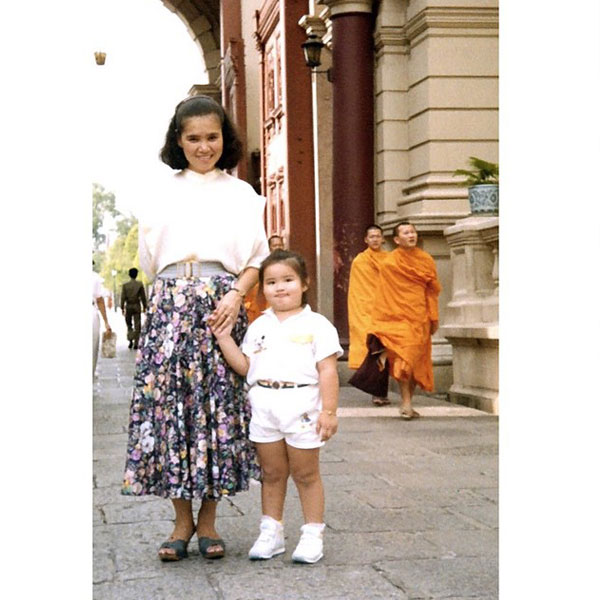 ดาราตอนเด็ก ภาพย้อนวัยเยาว์ จะน่ารักน่าชังขนาดไหน มาดูกัน ดาราตอนเด็ก ภาพย้อนวัยเยาว์ จะน่ารักน่าชังขนาดไหน มาดูกัน