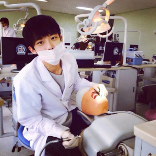 ปาร์ค ชอลซุน หมอฟันเกาหลีหล่อหน้าใส คนแห่ตาม IG จนต้องปิดหนี ปาร์ค ชอลซุน หมอฟันเกาหลีหล่อหน้าใส คนแห่ตาม IG จนต้องปิดหนี