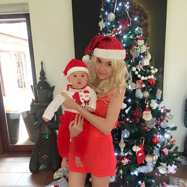 น้องแม็กซ์เวลล์ ในชุดซานต้าตัวน้อย น่ารักมุ้งมิ้ง น้องแม็กซ์เวลล์ ในชุดซานต้าตัวน้อย น่ารักมุ้งมิ้ง