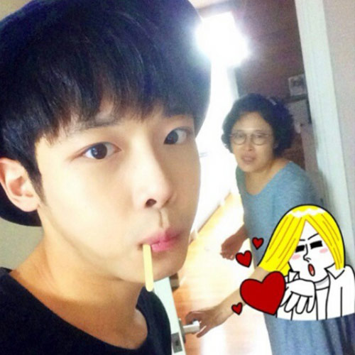 ปาร์ค ชอลซุน หมอฟันเกาหลีหล่อหน้าใส คนแห่ตาม IG จนต้องปิดหนี ปาร์ค ชอลซุน หมอฟันเกาหลีหล่อหน้าใส คนแห่ตาม IG จนต้องปิดหนี