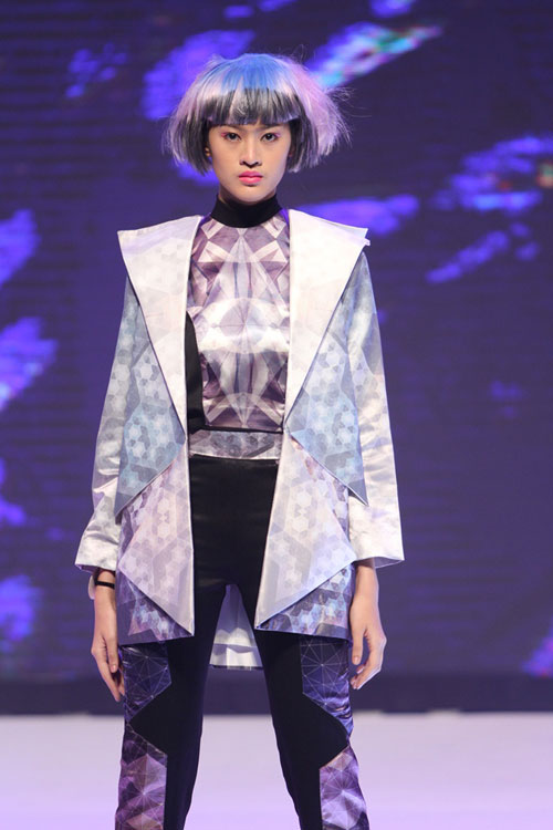 น้องเบนซ์ วิลาสินี อายุ 15 ปี คว้าไทยซูเปอร์โมเดล 2014 น้องเบนซ์ วิลาสินี อายุ 15 ปี คว้าไทยซูเปอร์โมเดล 2014