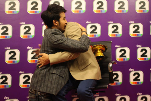 ปิดตำนานศึกสายเลือด เพชร กราบขอขมาพ่อ ไกรสร ปิดตำนานศึกสายเลือด เพชร กราบขอขมาพ่อ ไกรสร