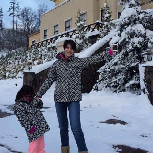 ธัญญ่า จูงมือ น้องลียา ตะลุยเที่ยวฮอกไกโด น่ารักทั้งแม่ทั้งลูก ธัญญ่า จูงมือ น้องลียา ตะลุยเที่ยวฮอกไกโด น่ารักทั้งแม่ทั้งลูก