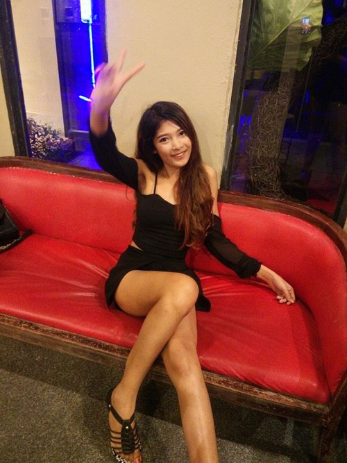 น้องม๊อบ แม่ค้าก๋วยเตี๋ยวเฉลย หนูไม่ใช่สาวแท้ ! น้องม๊อบ แม่ค้าก๋วยเตี๋ยวเฉลย หนูไม่ใช่สาวแท้ !