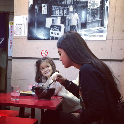 ธัญญ่า จูงมือ น้องลียา ตะลุยเที่ยวฮอกไกโด น่ารักทั้งแม่ทั้งลูก ธัญญ่า จูงมือ น้องลียา ตะลุยเที่ยวฮอกไกโด น่ารักทั้งแม่ทั้งลูก