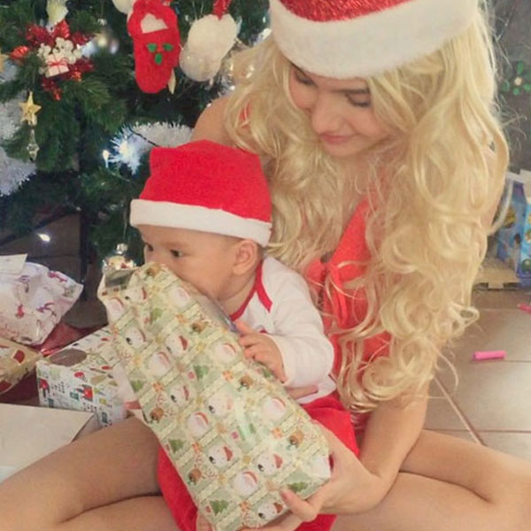 น้องแม็กซ์เวลล์ ในชุดซานต้าตัวน้อย น่ารักมุ้งมิ้ง น้องแม็กซ์เวลล์ ในชุดซานต้าตัวน้อย น่ารักมุ้งมิ้ง