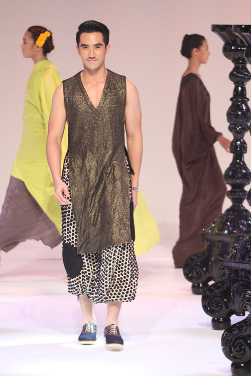 น้องเบนซ์ วิลาสินี อายุ 15 ปี คว้าไทยซูเปอร์โมเดล 2014 น้องเบนซ์ วิลาสินี อายุ 15 ปี คว้าไทยซูเปอร์โมเดล 2014