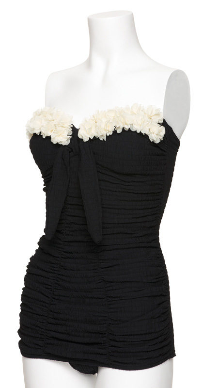 ชุดว่ายน้ำวินเทจ