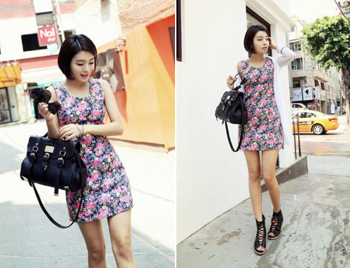 ชุดเดรสลายดอก