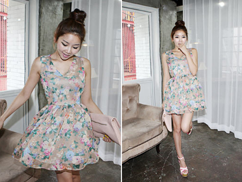 ชุดเดรสลายดอก