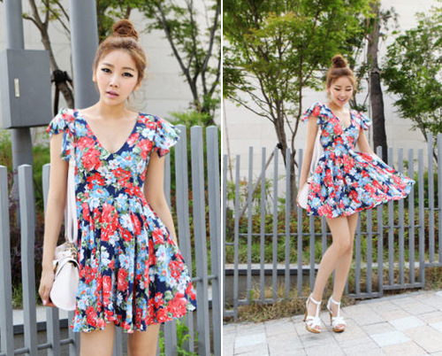 ชุดเดรสลายดอก