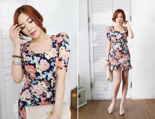 ชุดเดรสลายดอก