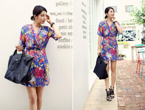 ชุดเดรสลายดอก