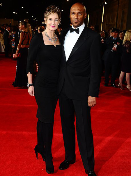 โคลิน แซลมอน (ขวา) นักแสดงจาก บอนด์ ภาคก่อน