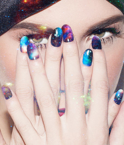 สติ๊กเกอร์ติดเล็บ