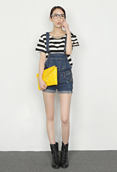 ชุดเอี๊ยม