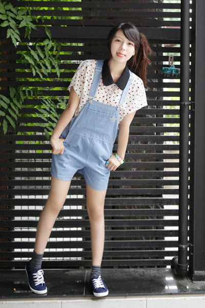 ชุดเอี๊ยม