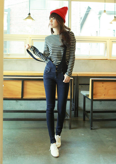 ชุดเอี๊ยม