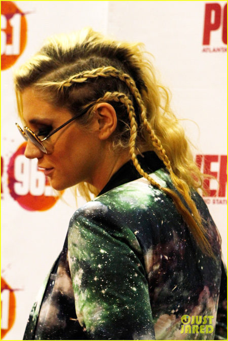 ถักเปีย ถักเปีย